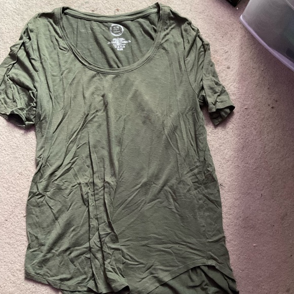 Tops - Picture 2 of 15